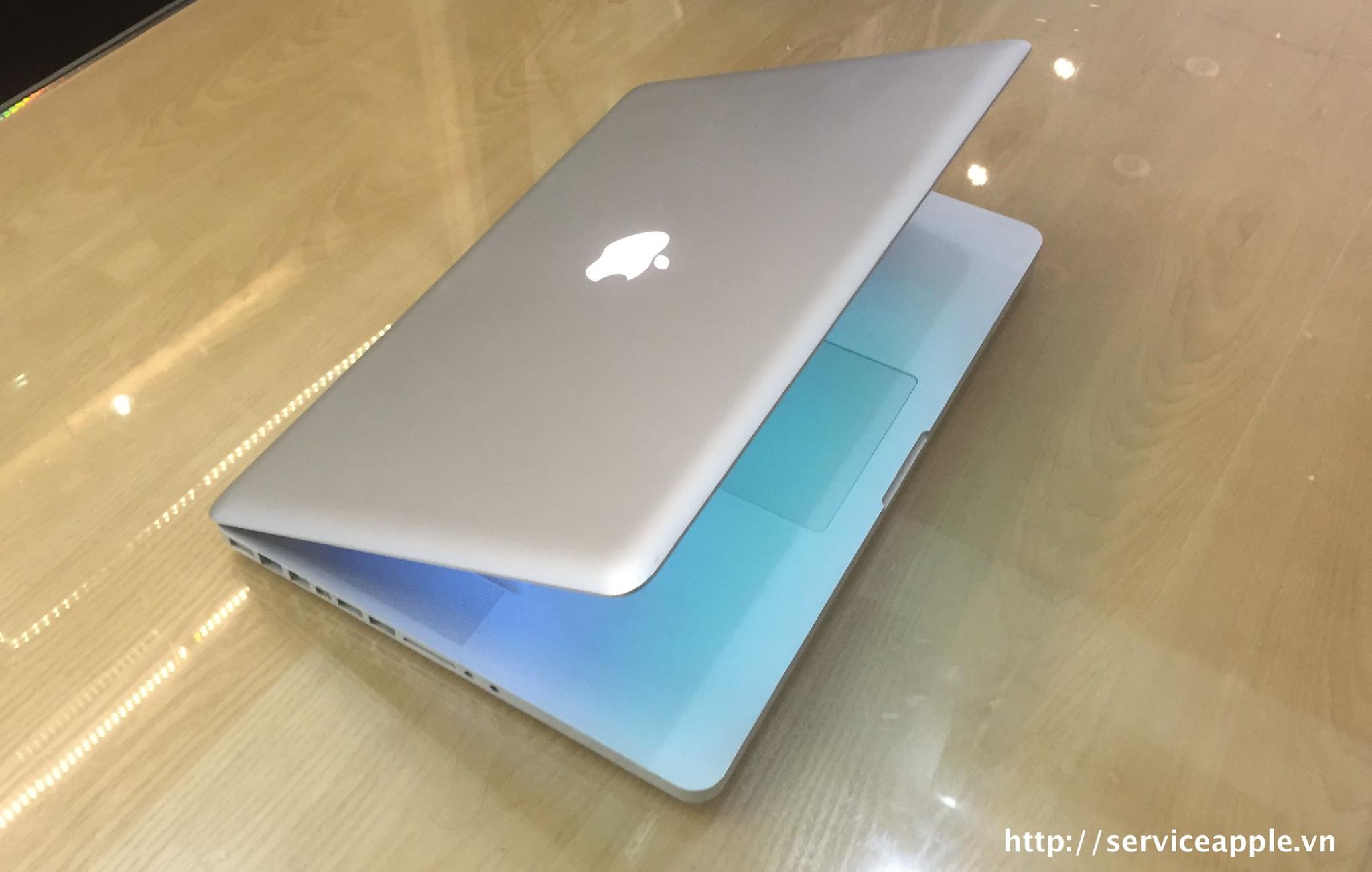 Macbook Pro A1286 MC985_2.jpg